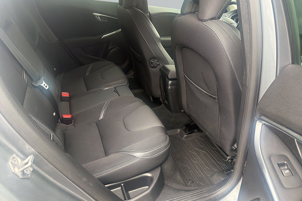 Volvo V40 2018