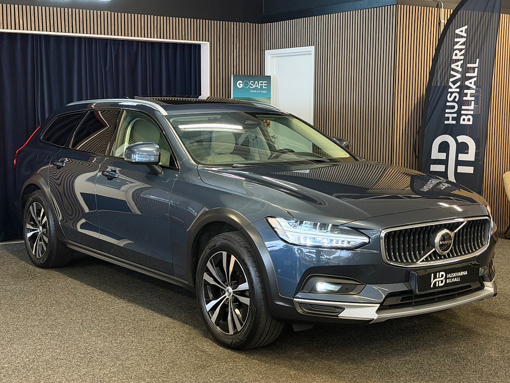 Volvo V90 Cross Country B4 AWD Geartronic Momentum Euro 6 Moms Fullutrustad