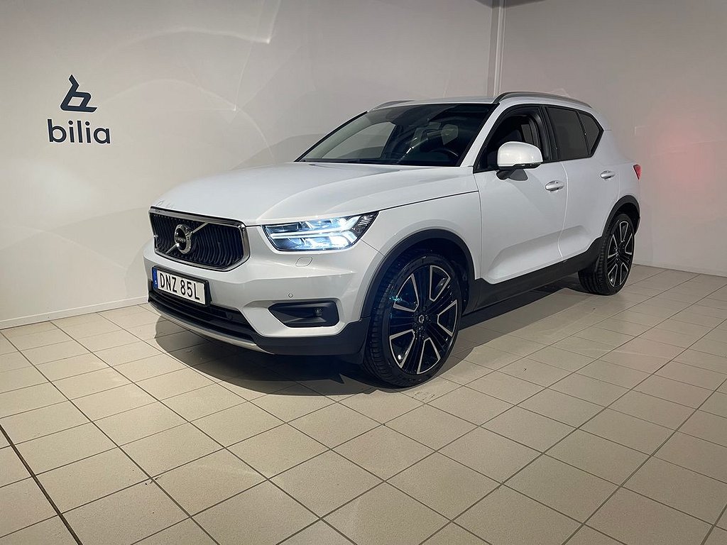 Volvo XC40 B4 FWD Bensin Momentum Advanced SE | Förarstöd | Ljuspaket | Dra