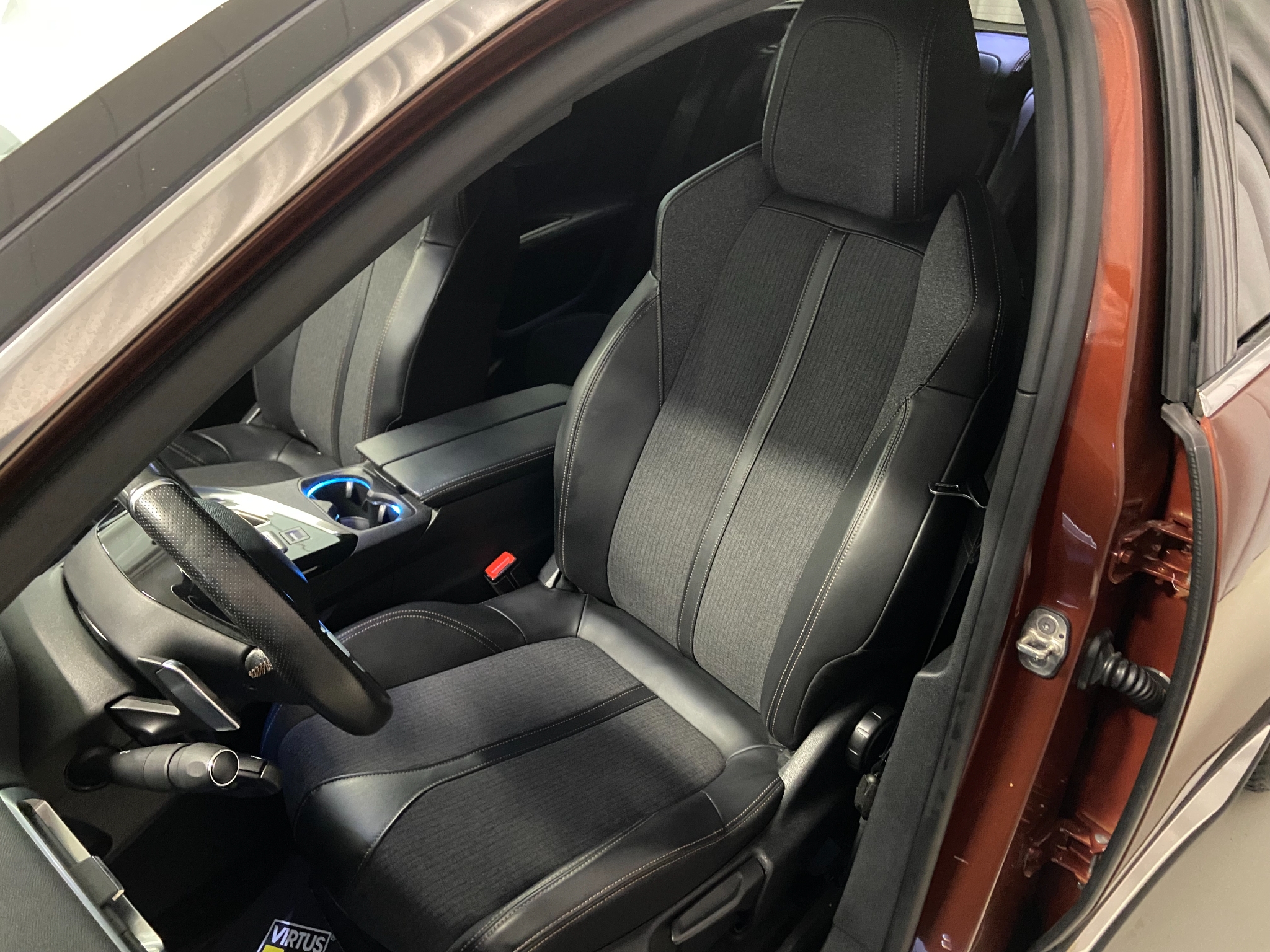 Peugeot 3008 1.2 PureTech 130 GT Line 2017, bild 7/10