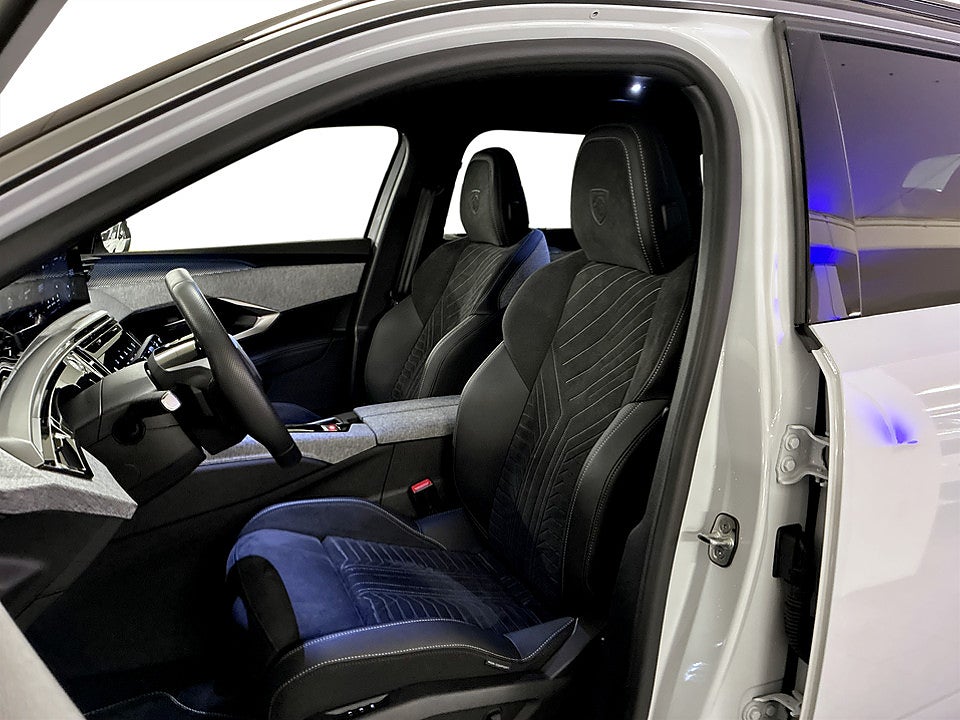 Bild på Peugeot 5008 GT Ultimate Hybrid 145hk Aut 7-SITS B-KAMERA CARPLAY