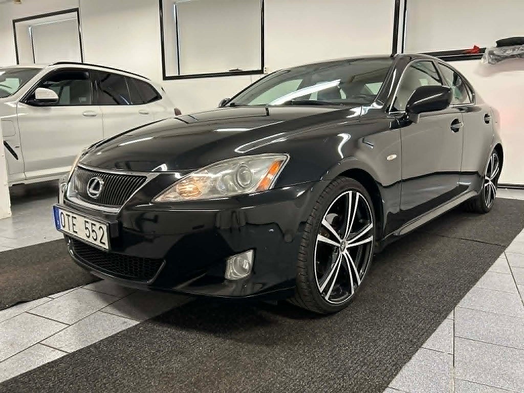 Lexus IS 250 2.5 V6 208 hk Drag Nyservad