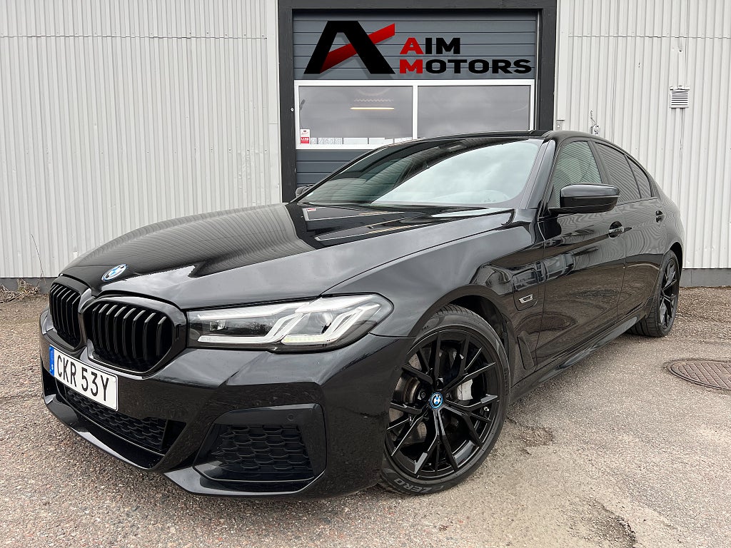 BMW 545 e xDrive Sedan M-Sport Innovation Drag SE SPEC 394hk 