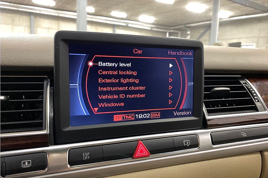 Audi A8 L 6.0 W12 quattro, 450hk, låg mil, Xbox m skärmar bak,