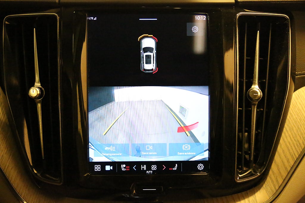 Volvo XC60 Recharge T6 Inscription AWD Pano Skinn Orrefors Drag 2022