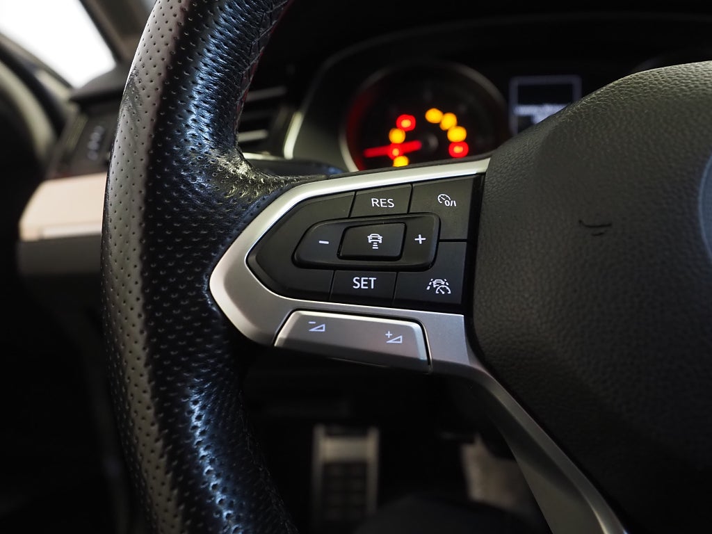 Volkswagen Passat Alltrack 2.0 TDI 4Motion Executive D-Värm Skinn Drag Navi IQ