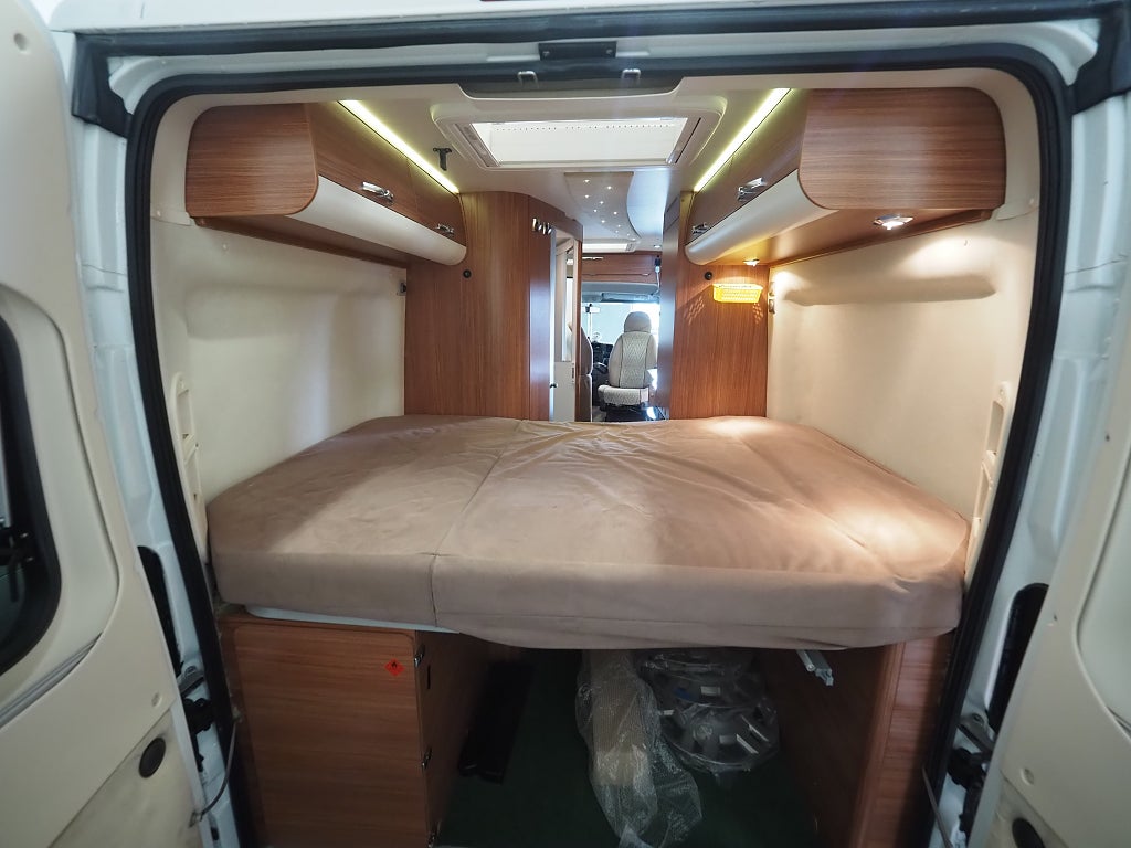 Adria Twin SP 120hk | Markis | Dragkrok | Under 6m | Plåtis 2011