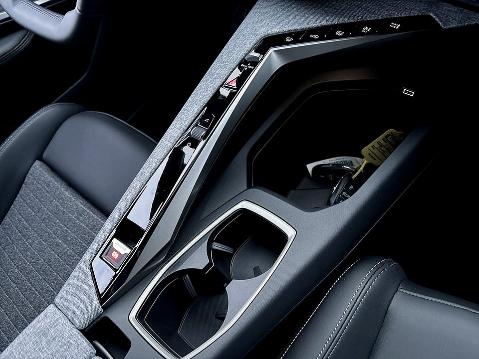 Bild på Peugeot 3008 Allure Hybrid 136hk Aut - DEMO