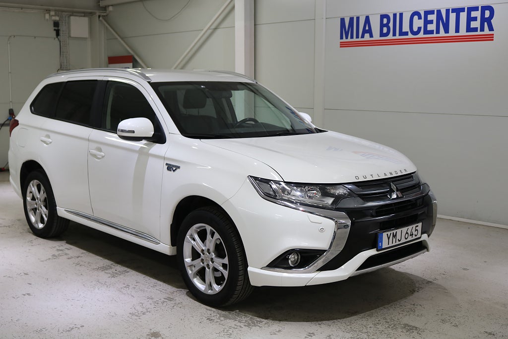 Mitsubishi Outlander PHEV CVT /AppCarplay / Ny servad/  Euro 6