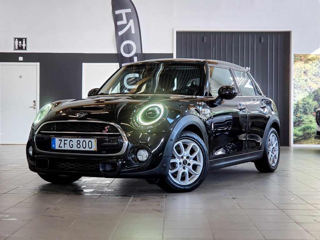 MINI Cooper S 5-dörrars DCT 192 hk / Chili /  