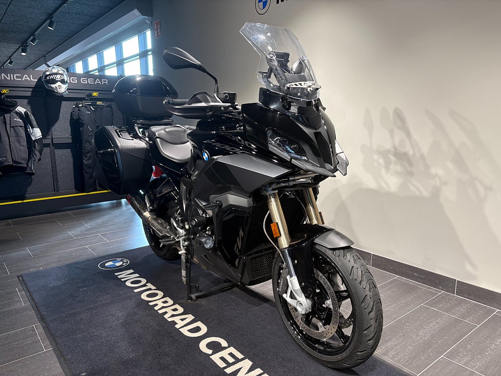 BMW S1000XR/3st väskor/Akrapovic/Chassisänkt