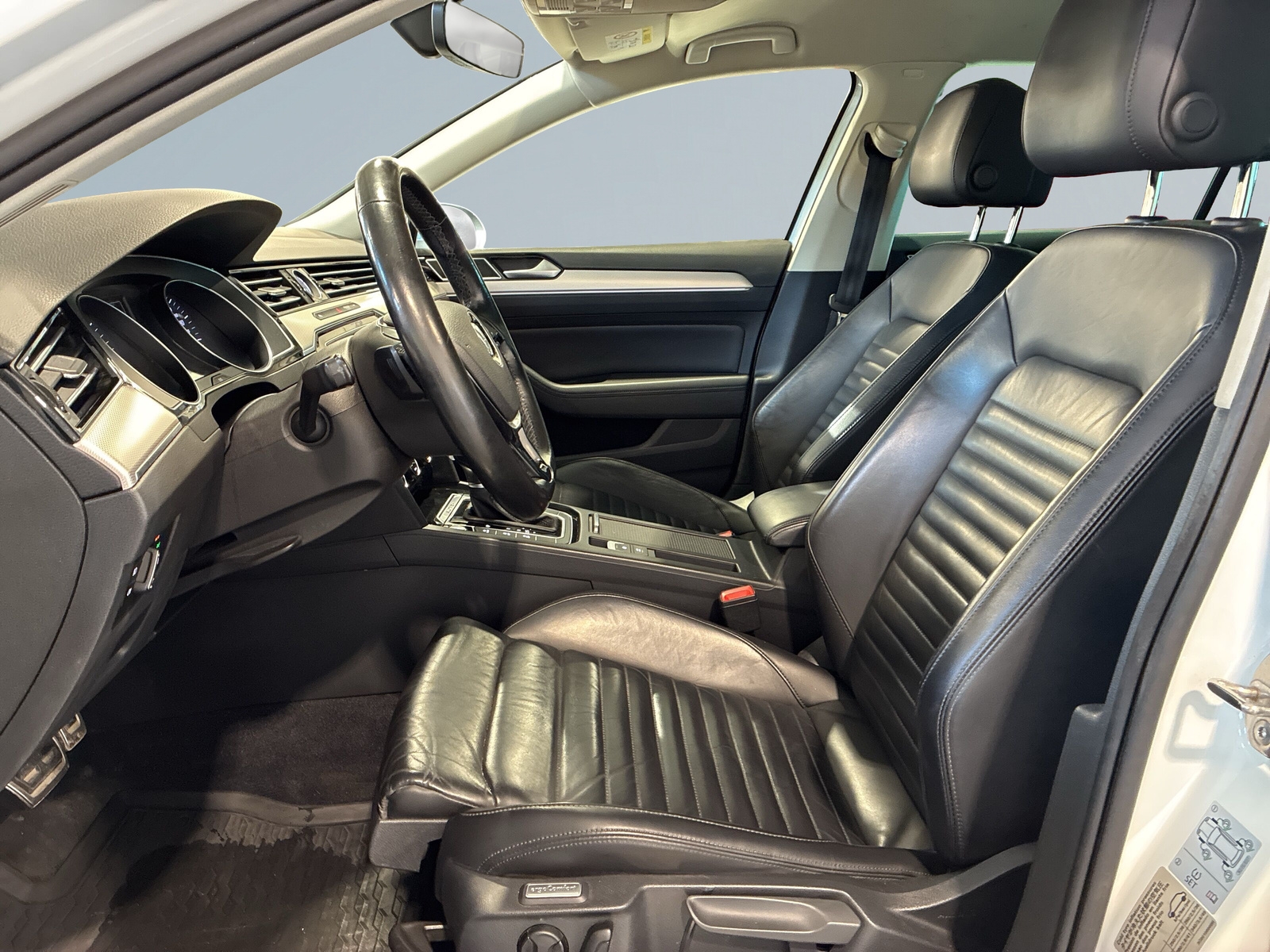Volkswagen Passat 2017, bild 7/10