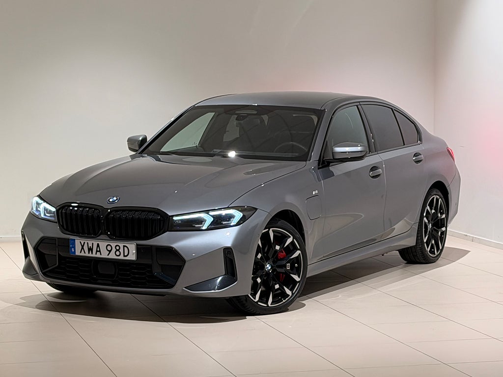 BMW 330e xDrive,M-Sport Pro,Innovation,Drag, Driving+Parking Pro