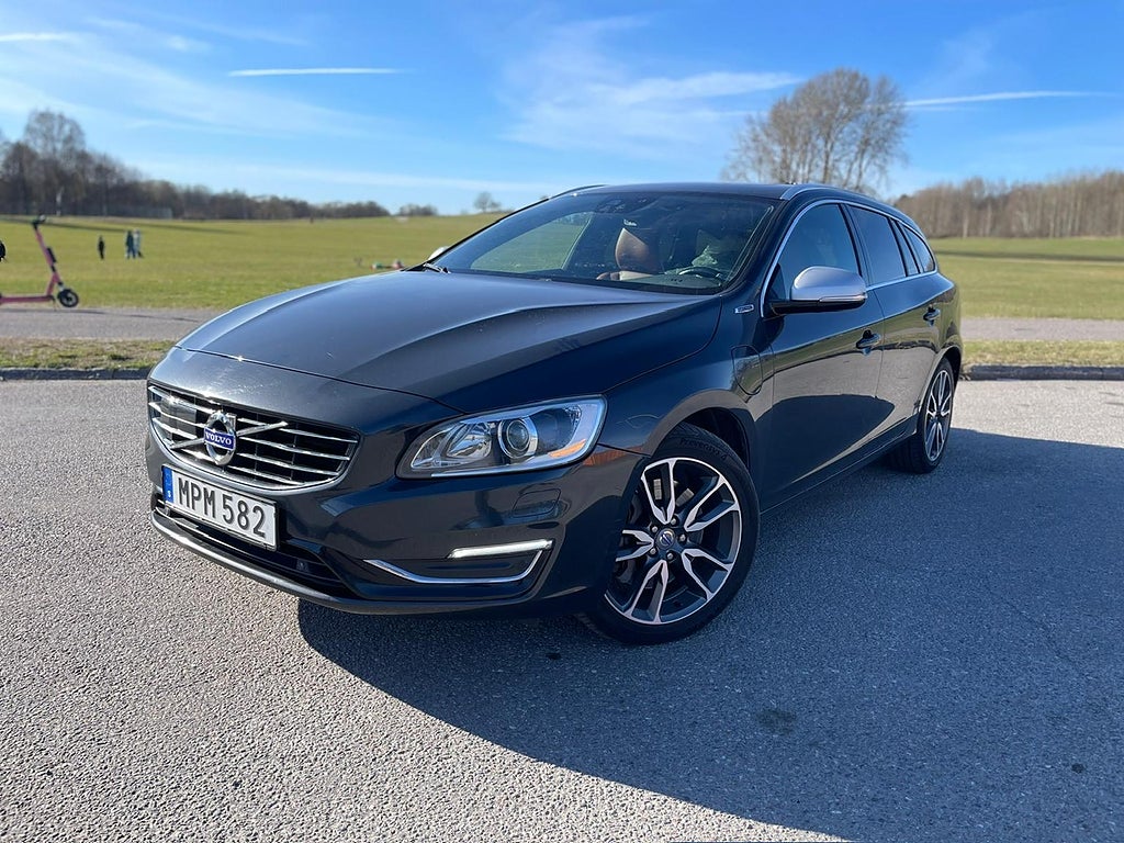 Volvo V60 D6 Plug-in Hybrid AWD Geartronic Summum Euro 5