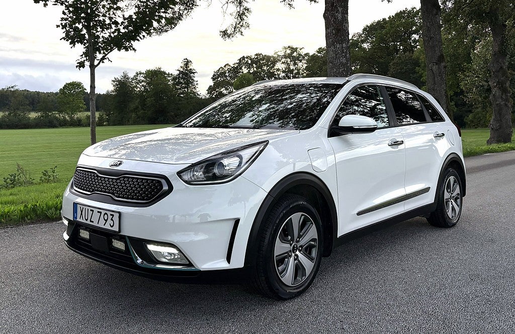 Kia Niro P-HEV DCT Advance Plus M.värm Drag Nya däck En ägare