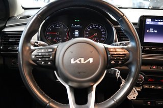 Halvkombi Kia Rio 12 av 21