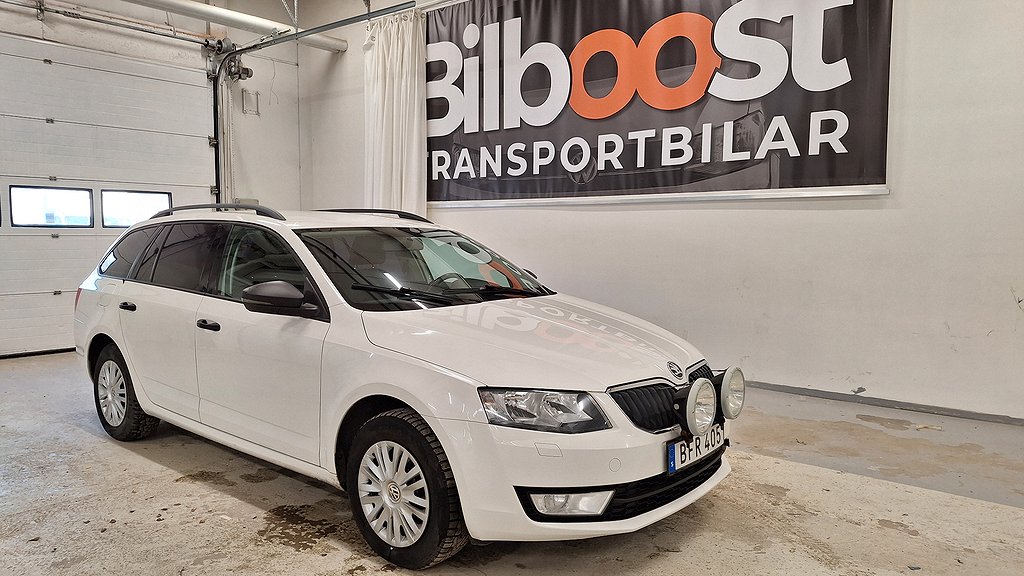 Skoda Octavia Kombi 1.6 TDI 4x4, Dieselvärmare, Dragkrok