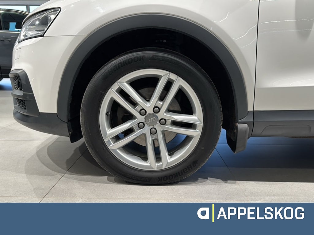 Audi Q3 2.0 TDi Quattro S |RÄNTA 3,99%|V-HJUL INGÅR| thumbnail