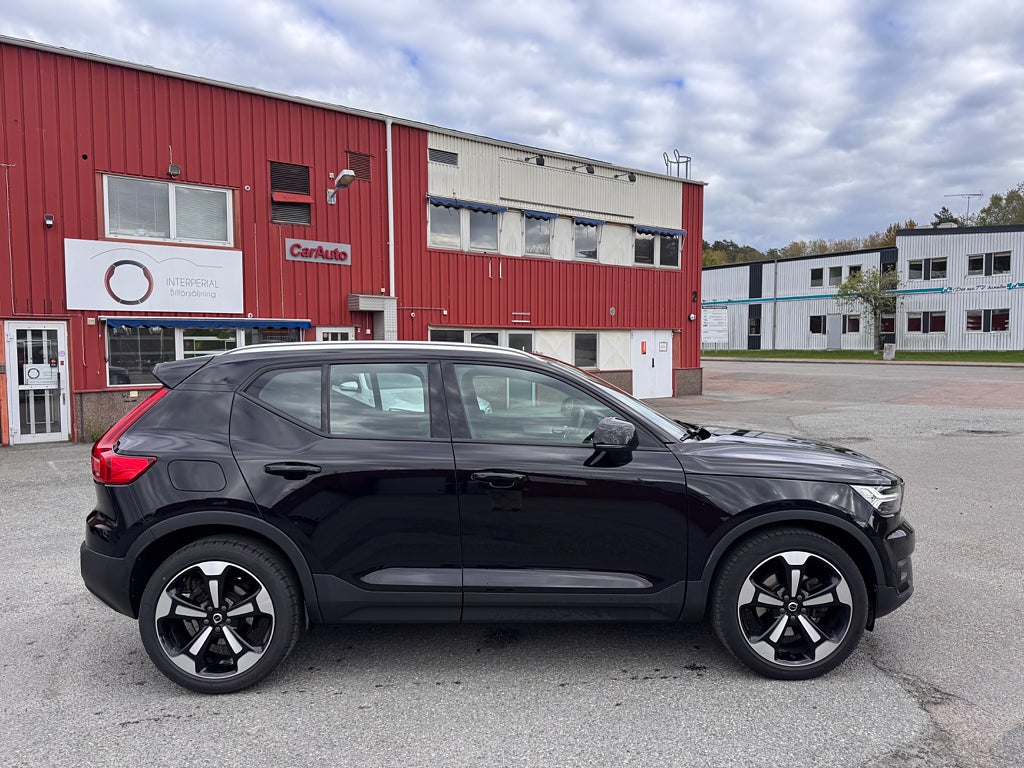 Volvo XC40 D4 AWD Geartronic Momentum Advanced Edition