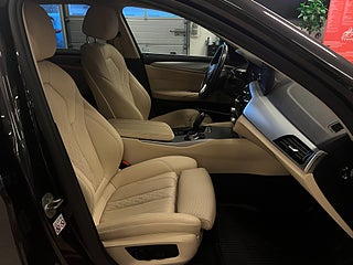 BMW 520 d xDrive Touring Drag/Kamera/Sov-däck/MoK-värm/Navi