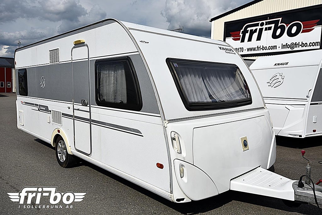 Knaus 560 UF Südwind Plus, Dubbelbädd