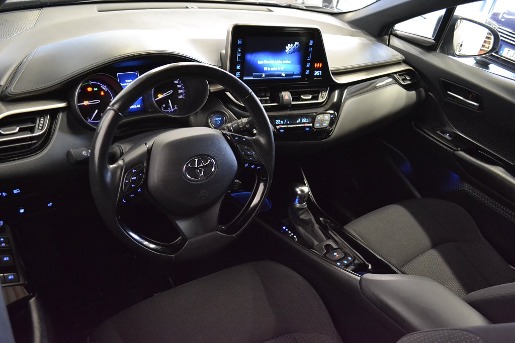 Toyota C-HR Hybrid CVT X-Edition Dragkrok Kamera Rattvärme M-Värm 2019