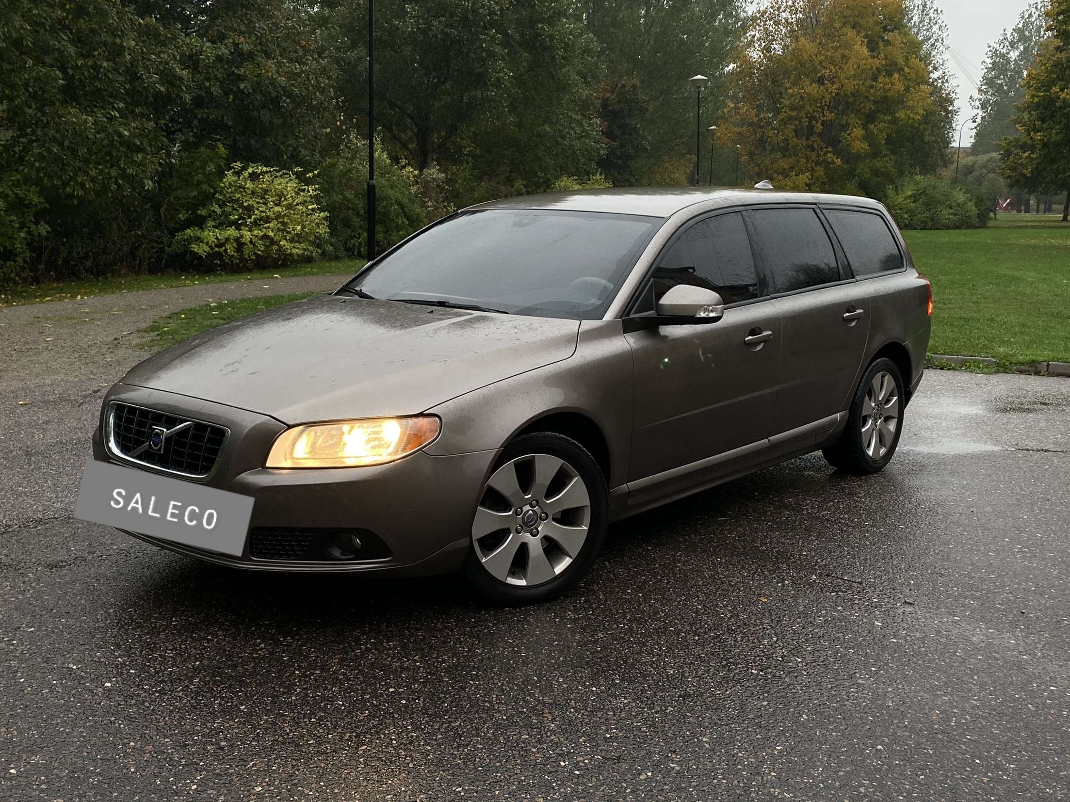 Volvo V70 2.4D Automat Momentum 2008, bild 2/34