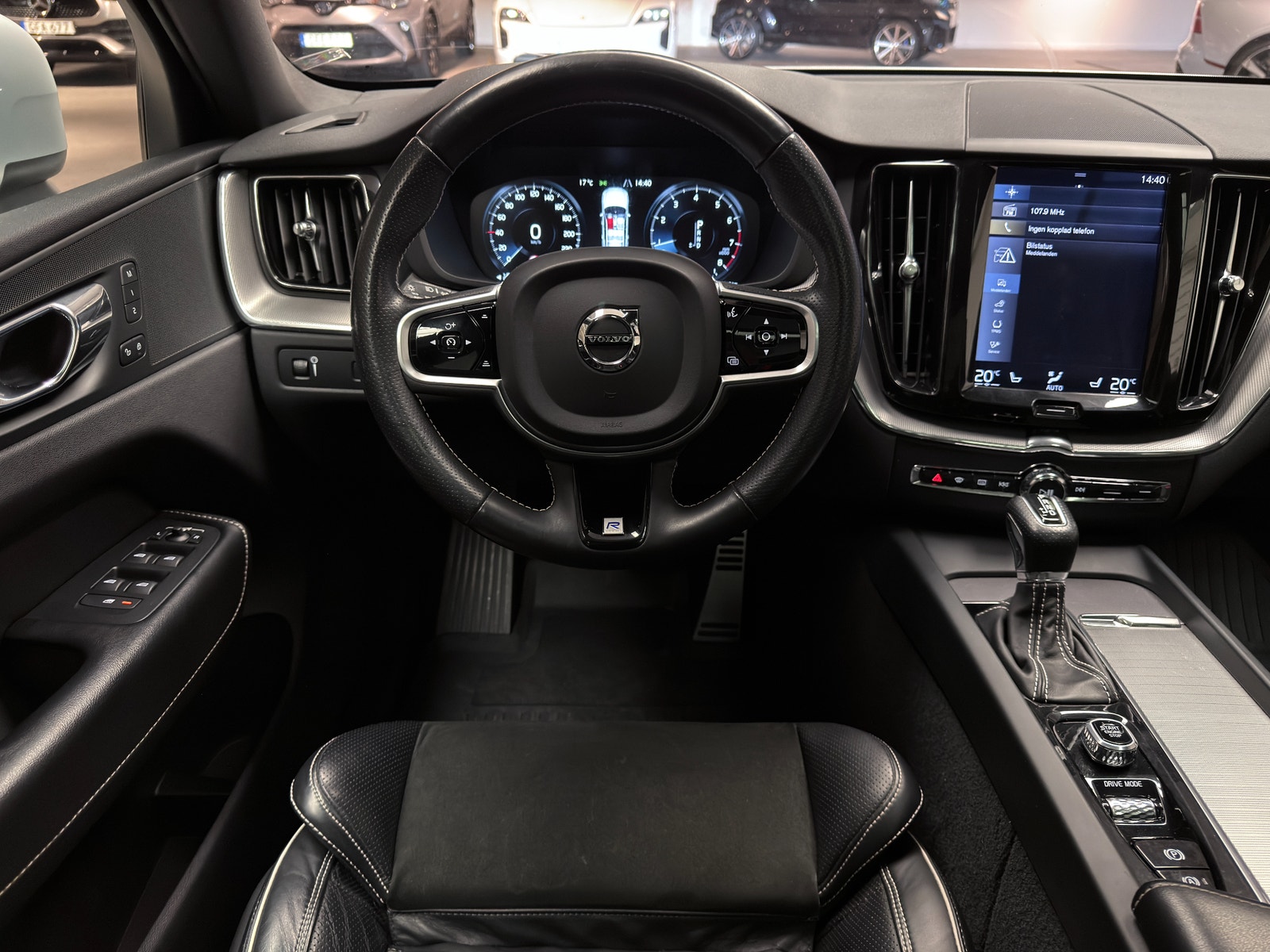 Volvo XC60 T5 AWD R-Design 254hk | Drag | Panorama | Klimatpaket 2018 - miniatyr 11