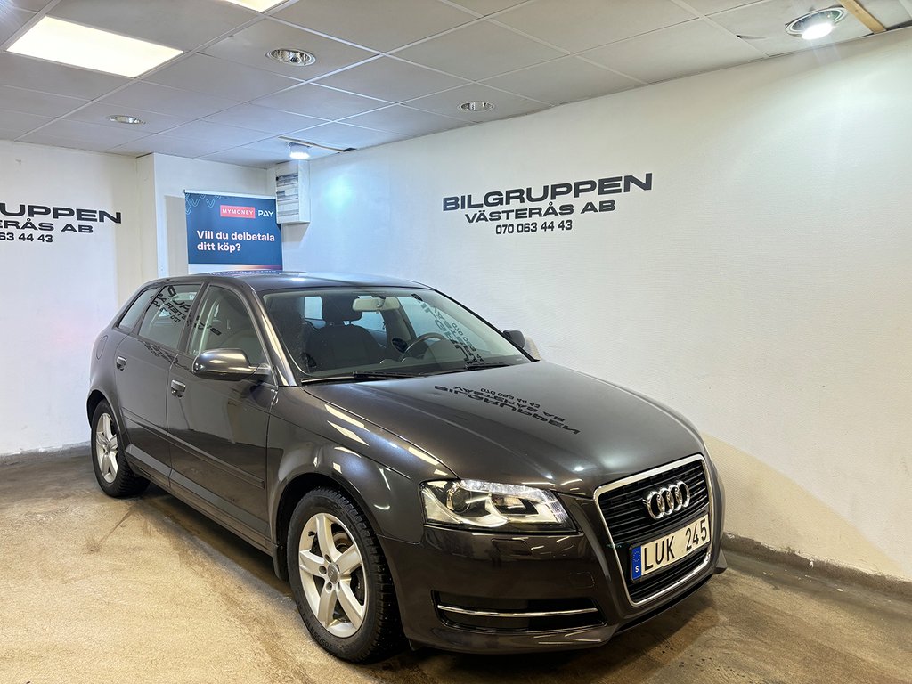 Audi A3 Sportback 1.6 TDI S Tronic / Ny Bes / Ny Serv /3.95%