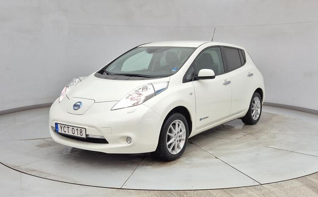 Nissan Leaf 30 kWh 3500 mil Navi Bak-kamera 