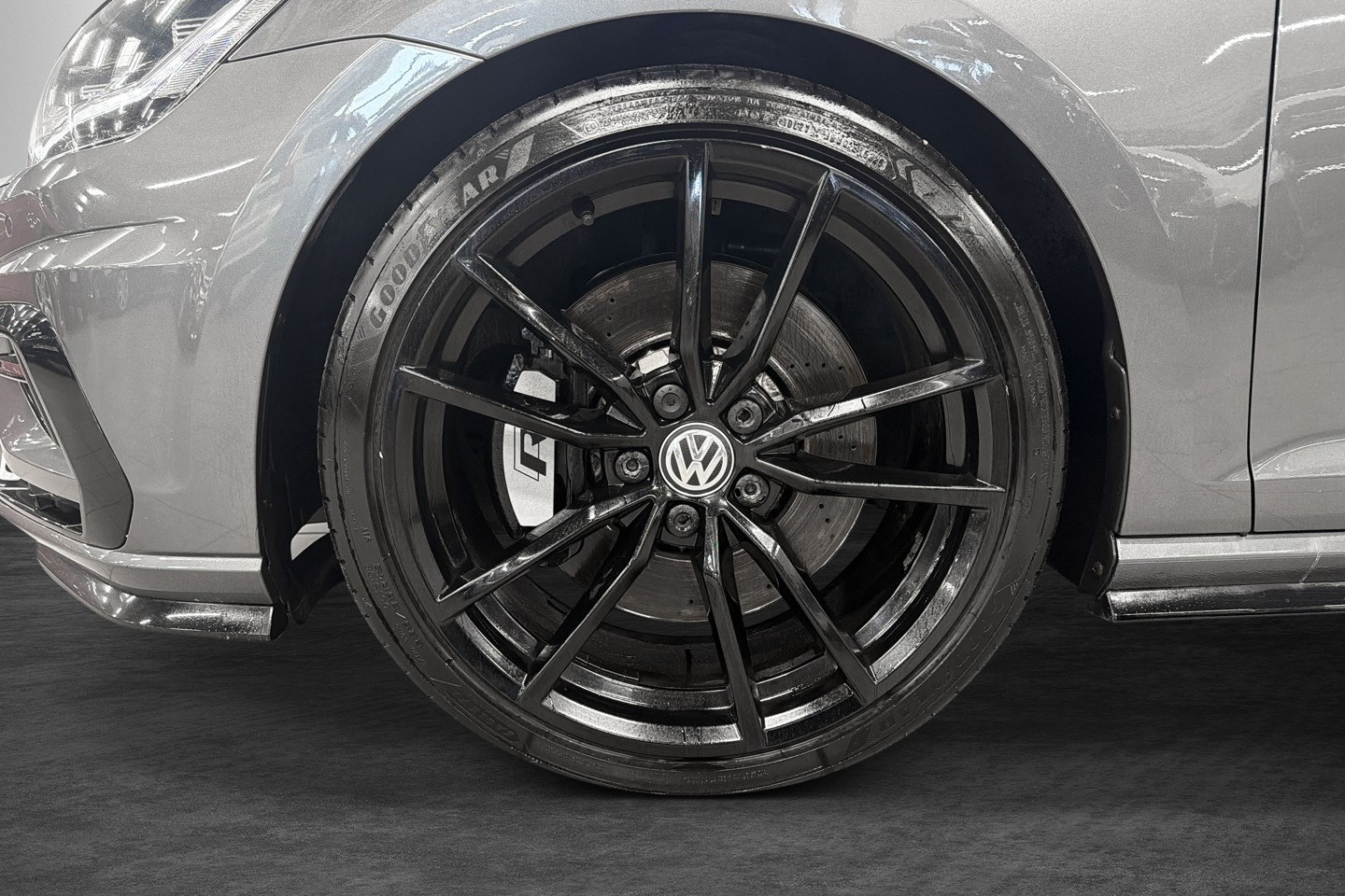 Volkswagen Golf Variant R 2019, bild 2/10