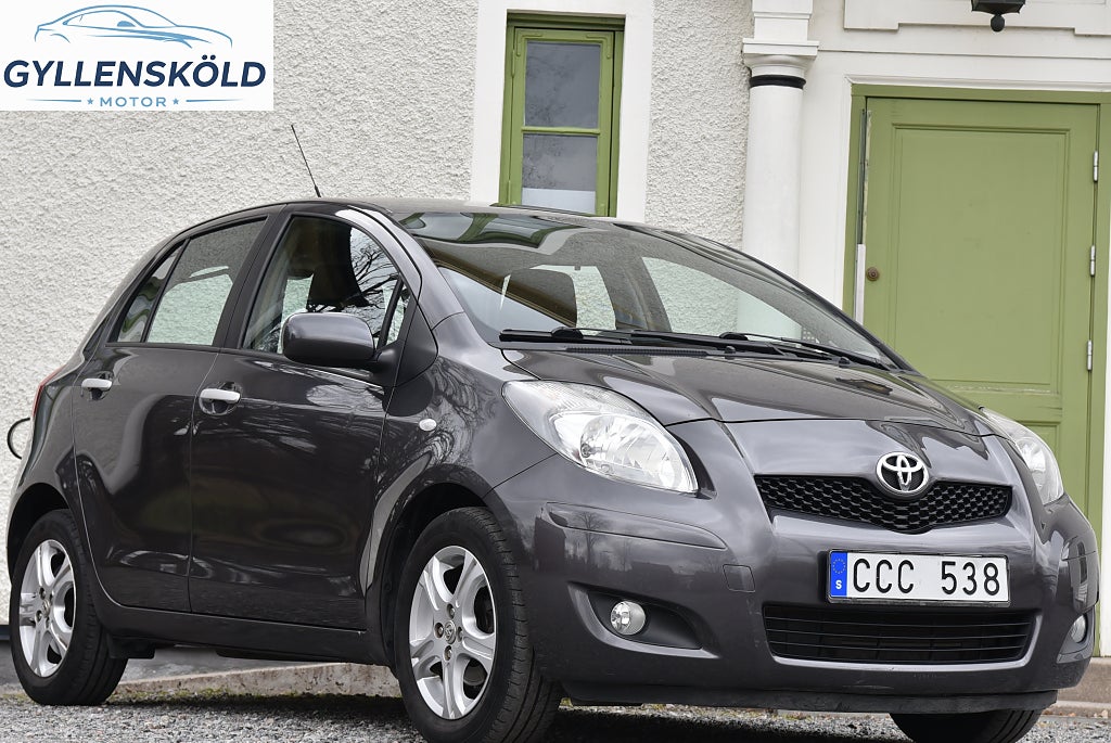 Toyota Yaris 5-dörrar 99hk | 1 ägare 6900 mil | AUX-ingång
