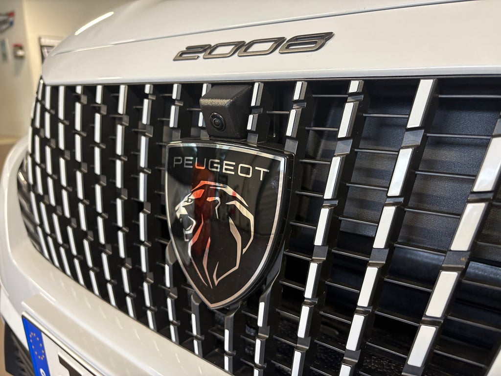 Peugeot 2008  Hybrid 145 1.2 GT PureTech 145 e-DSC Euro 6  thumbnail