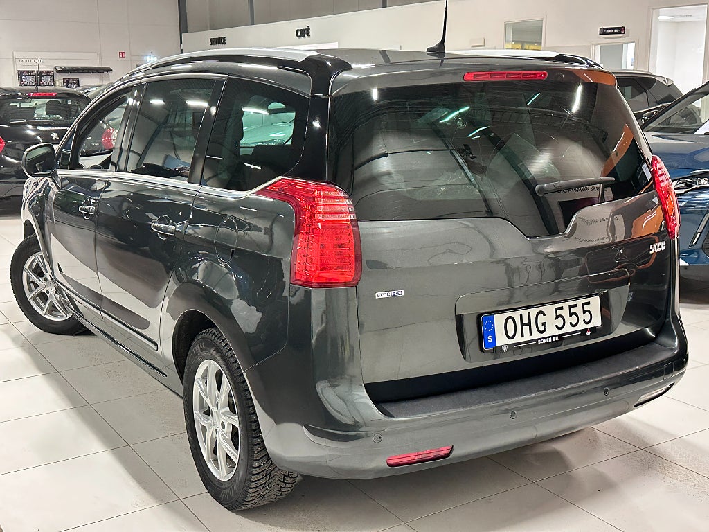 Peugeot 5008 Allure 1.6 BlueHDi 7-sits 120hk B-kam, Navi, Panorama thumbnail