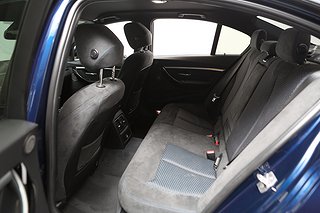 Sedan BMW 330 27 av 28