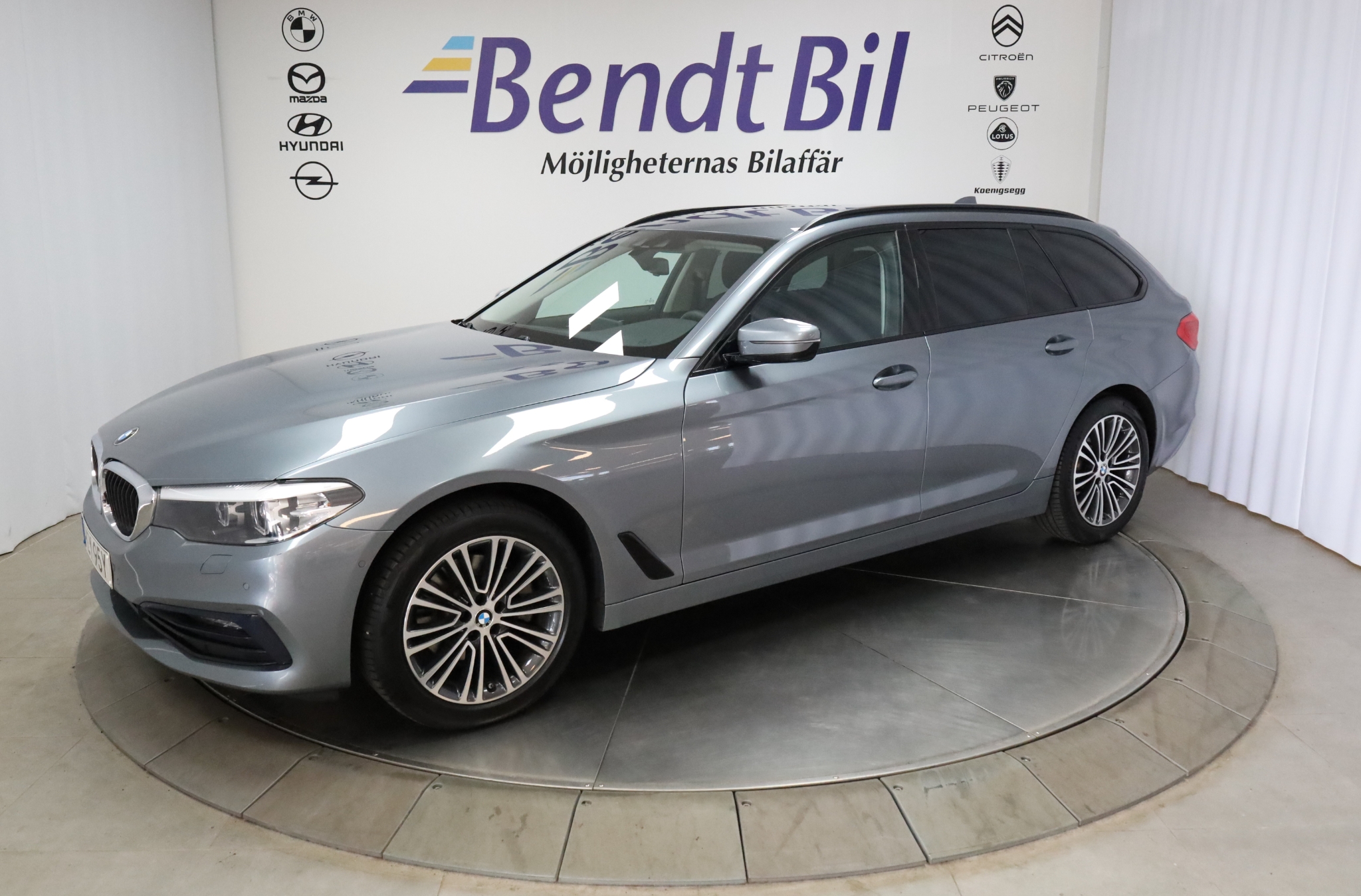 BMW 520 d xDrive Touring Sport line 2020, kuva 5/53