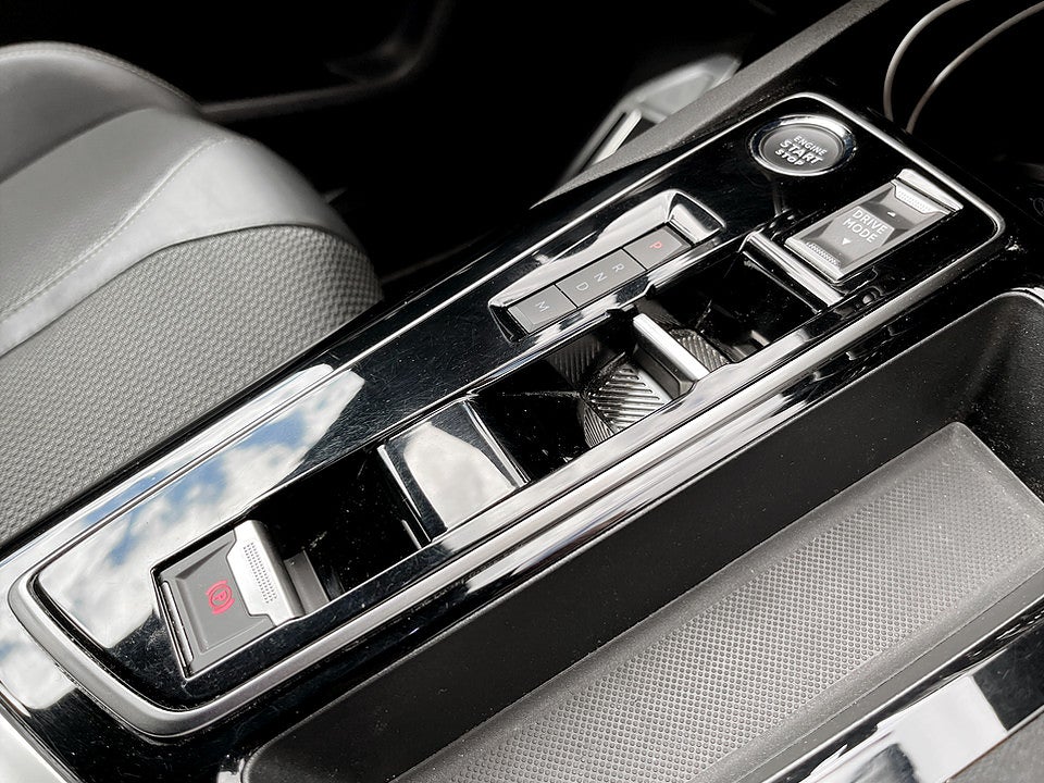 Bild på Peugeot 5008 GT 1.2 PT 130hk Aut 7-SITS B-KAMERA CARPLAY