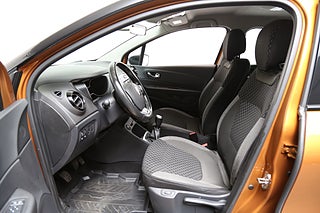 SUV Renault Captur 9 av 23