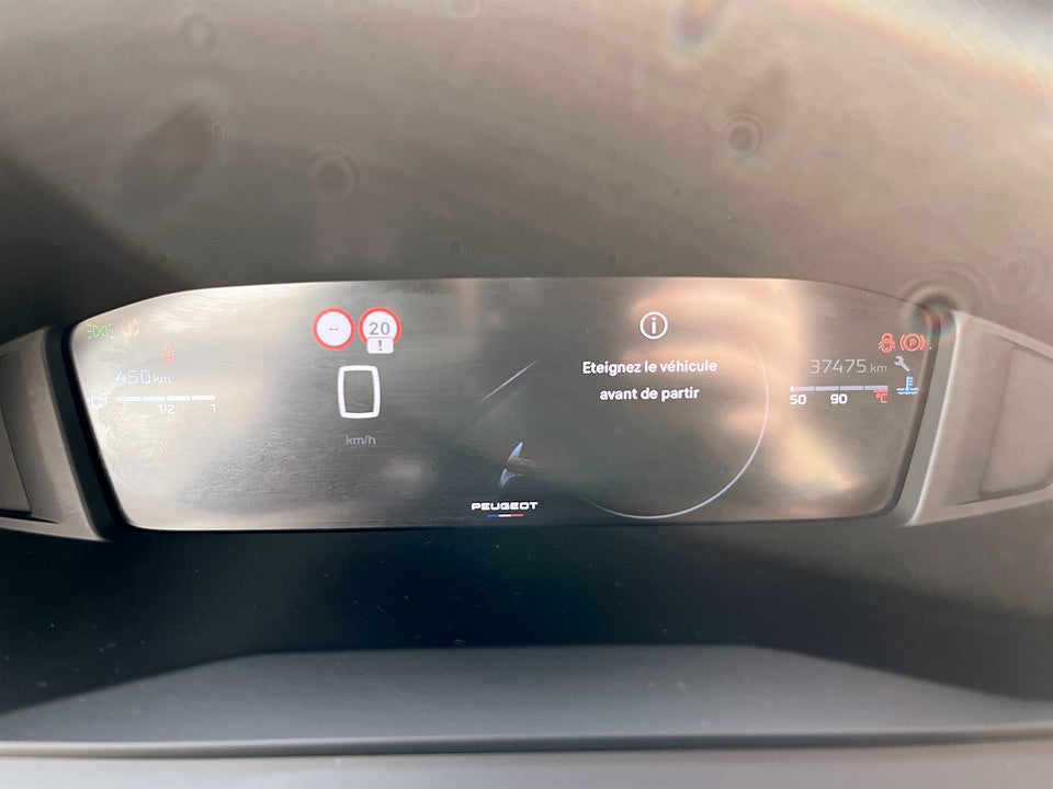 Bild på Peugeot 2008 Allure 1.2 PT 130hk CARPLAY P-SENSORER