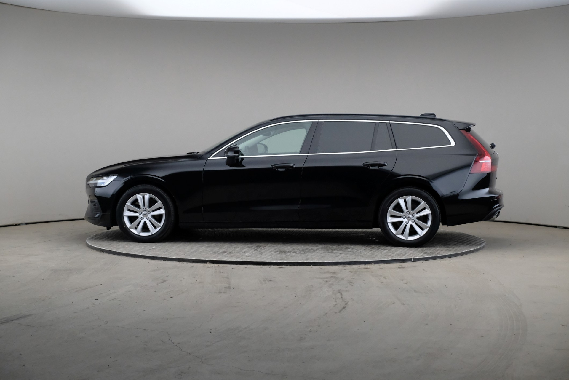 Volvo V60 B4 197hk Momentum Adv 2022, bild 4/10
