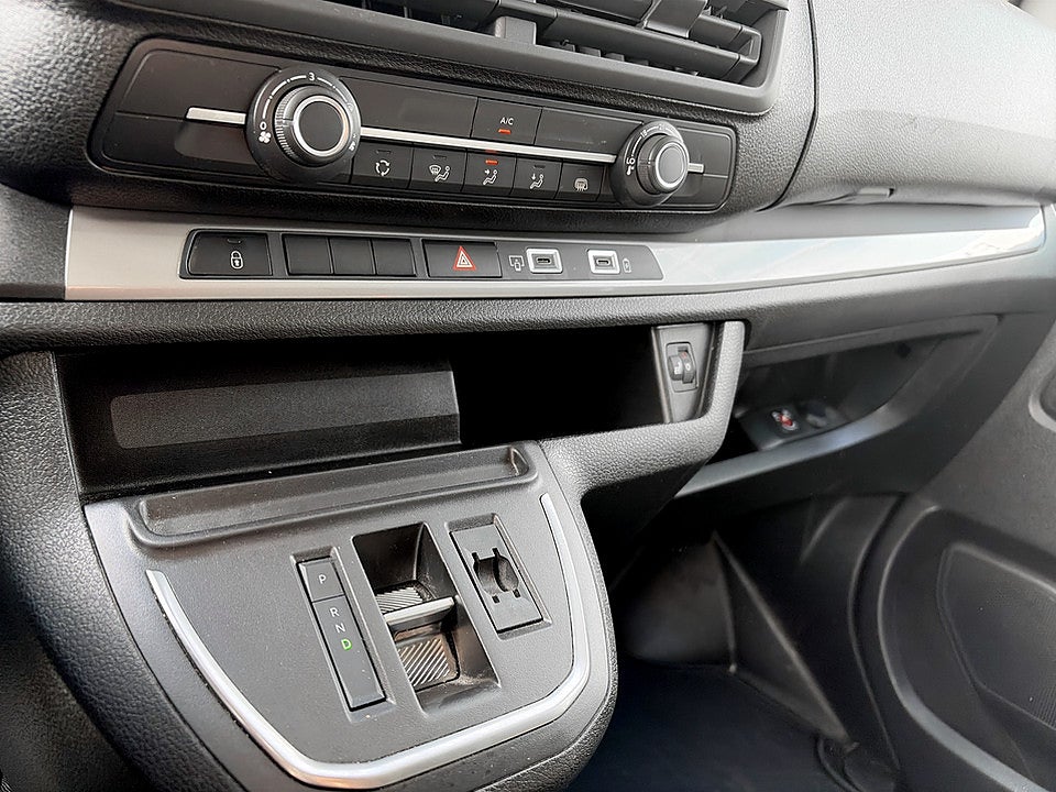 Bild på Opel Vivaro 2.0 BHDi 145hk Aut L3 VÄRMARE DRAG B-KAMERA