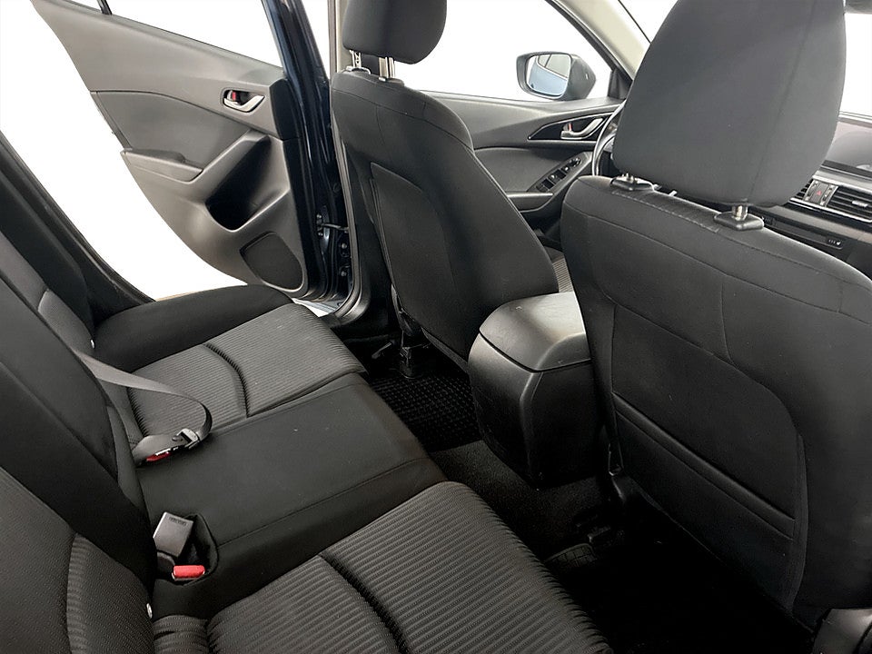 Bild på Mazda 3 Sedan 2.0 SKYACTIV-G 120hk P-SENSORER NAVI