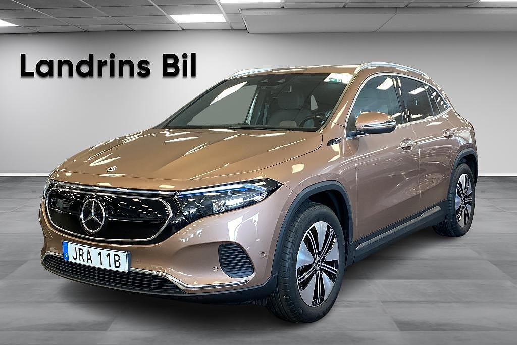 Mercedes-Benz EQA 300 4MATIC / Electric Art Line / Drag