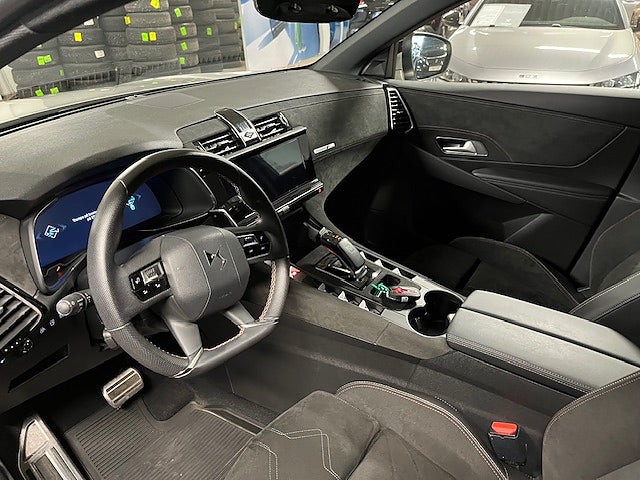 Bild på DS 7 Crossback E-Tense Business Performace 300hk 4x4 