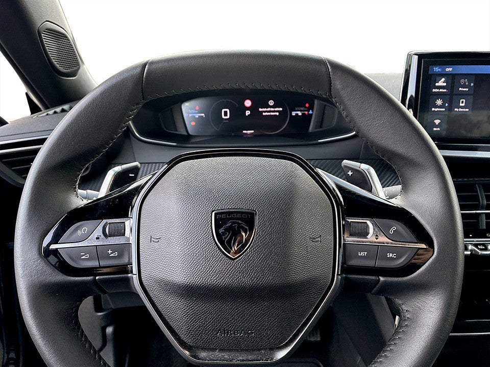 Bild på Peugeot 2008 Allure 1.2 PT 130hk B-KAMERA CARPLAY
