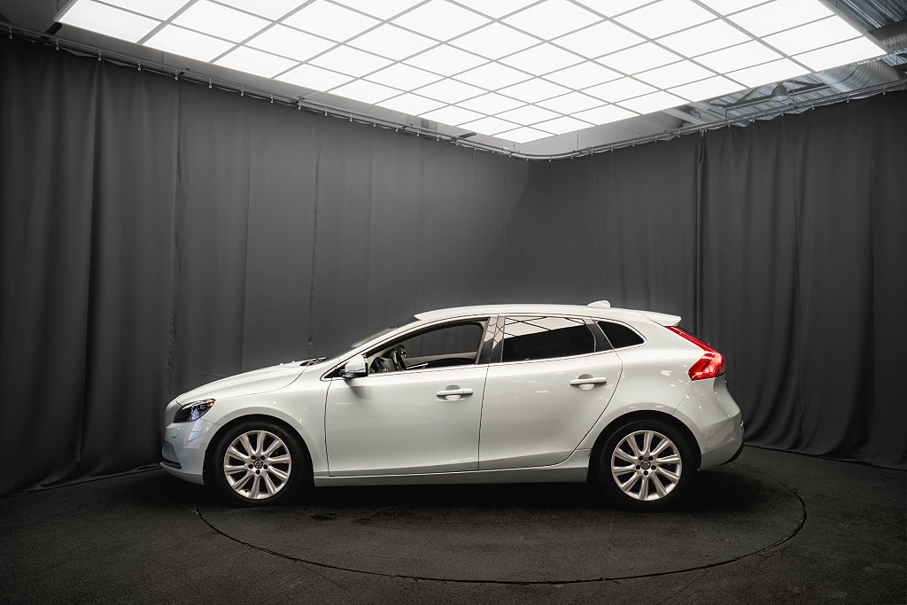 Volvo V40 SUMMUM LÄDER KAMERA D-VÄRMARE ELSTOL MINNE