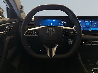 MG HS PHEV Luxury 360° GPS Pvärm Elbaklucka Skinn SoV MOMS – bild 9