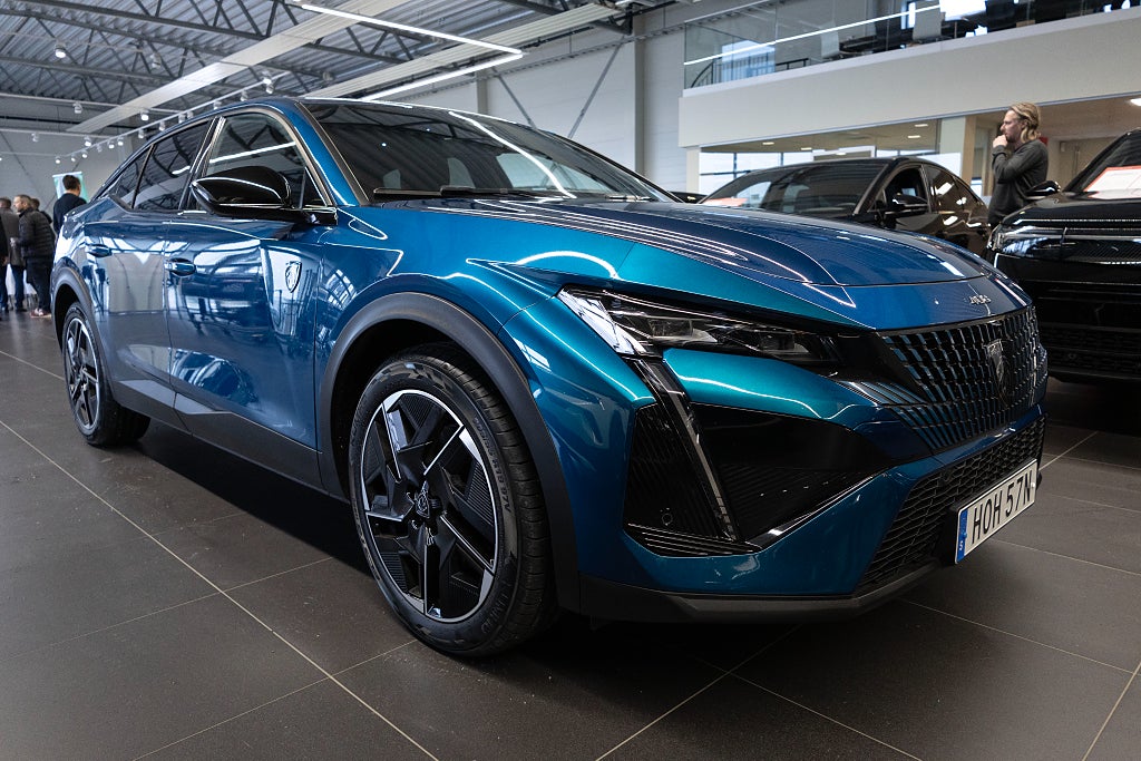 Peugeot 408 GT Plug-in Hybrid 225 hk Massage Navigation