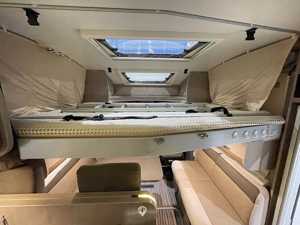 Adria Matrix Supreme 687 SL / ALDE / Taksäng / Solcell /Ugn /  - Adria