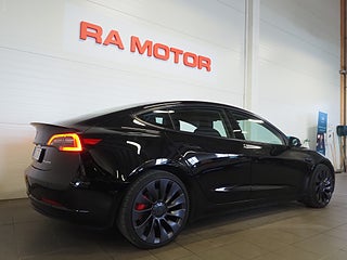 Sedan Tesla Model 3 6 av 23
